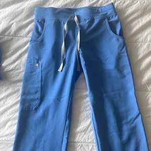 FIGS Cargo bottom scrubs XS